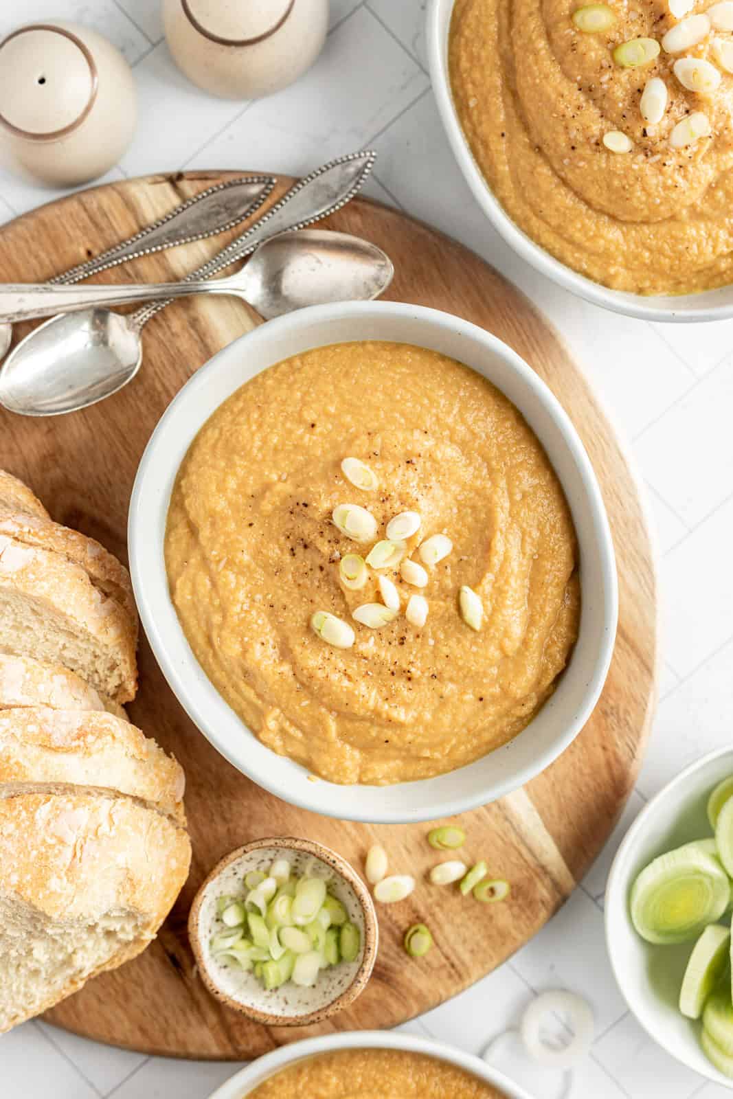 Vegan Cauliflower Leek Soup