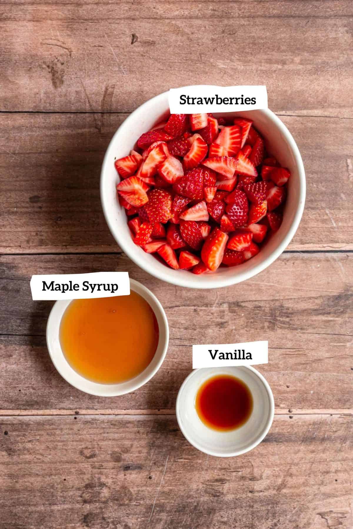 Macerated strawberries ingredients.