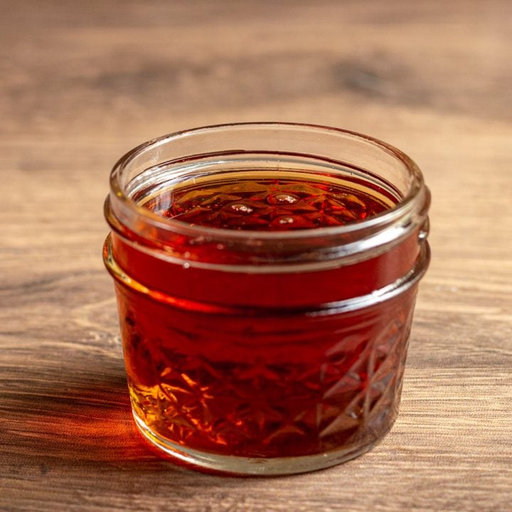 A mason jar of maple simple syrup.