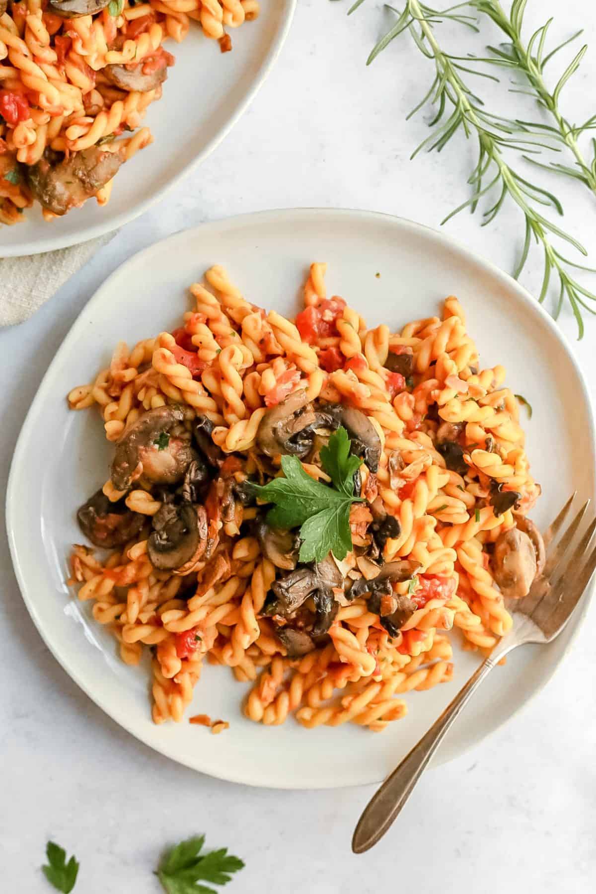 Gemelli with Tomato Sauce and Mushrooms