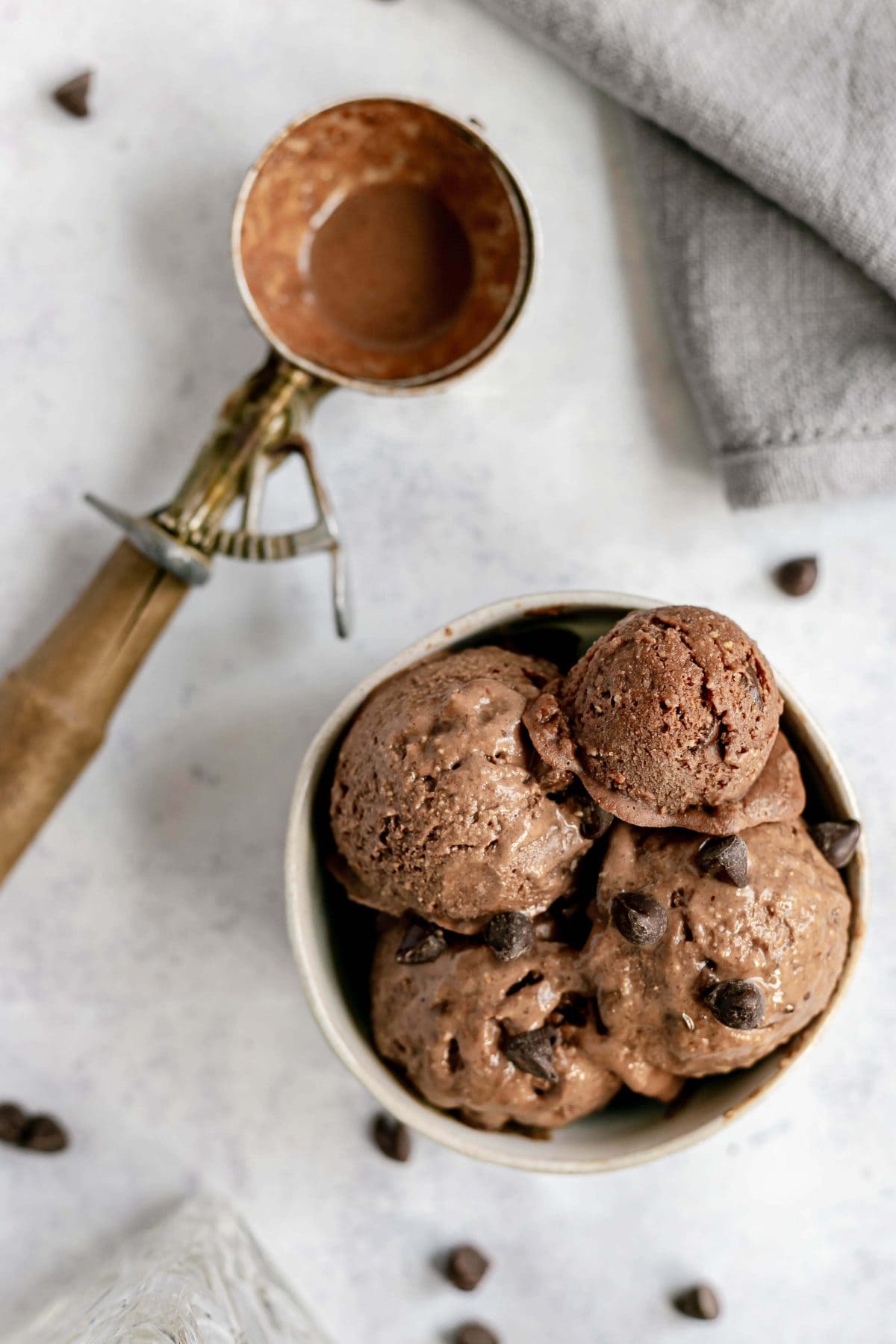 no-churn vegan chocolate ice cream without coconut milk