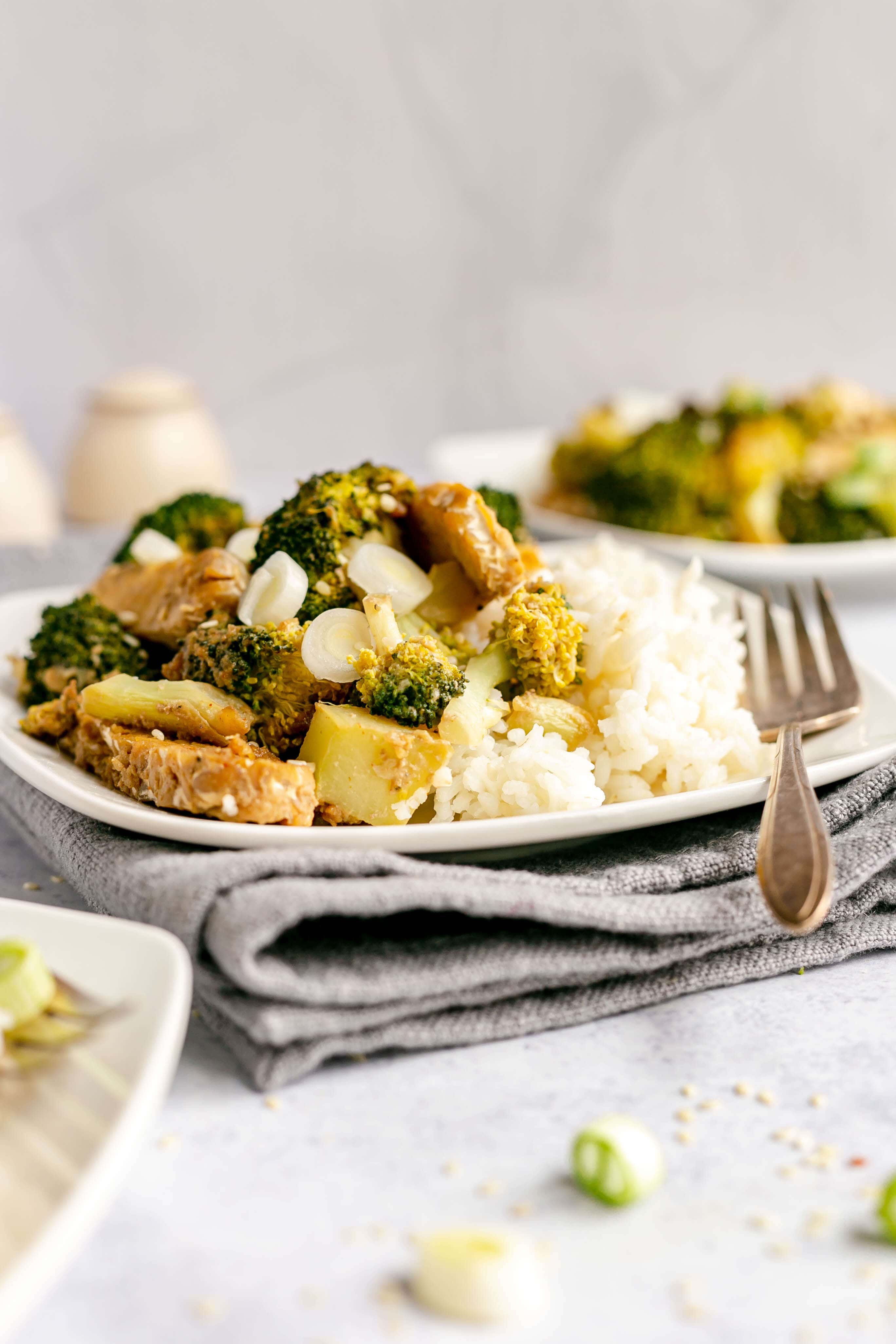 Vegan Beef and Broccoli Sheet Pan Dinner