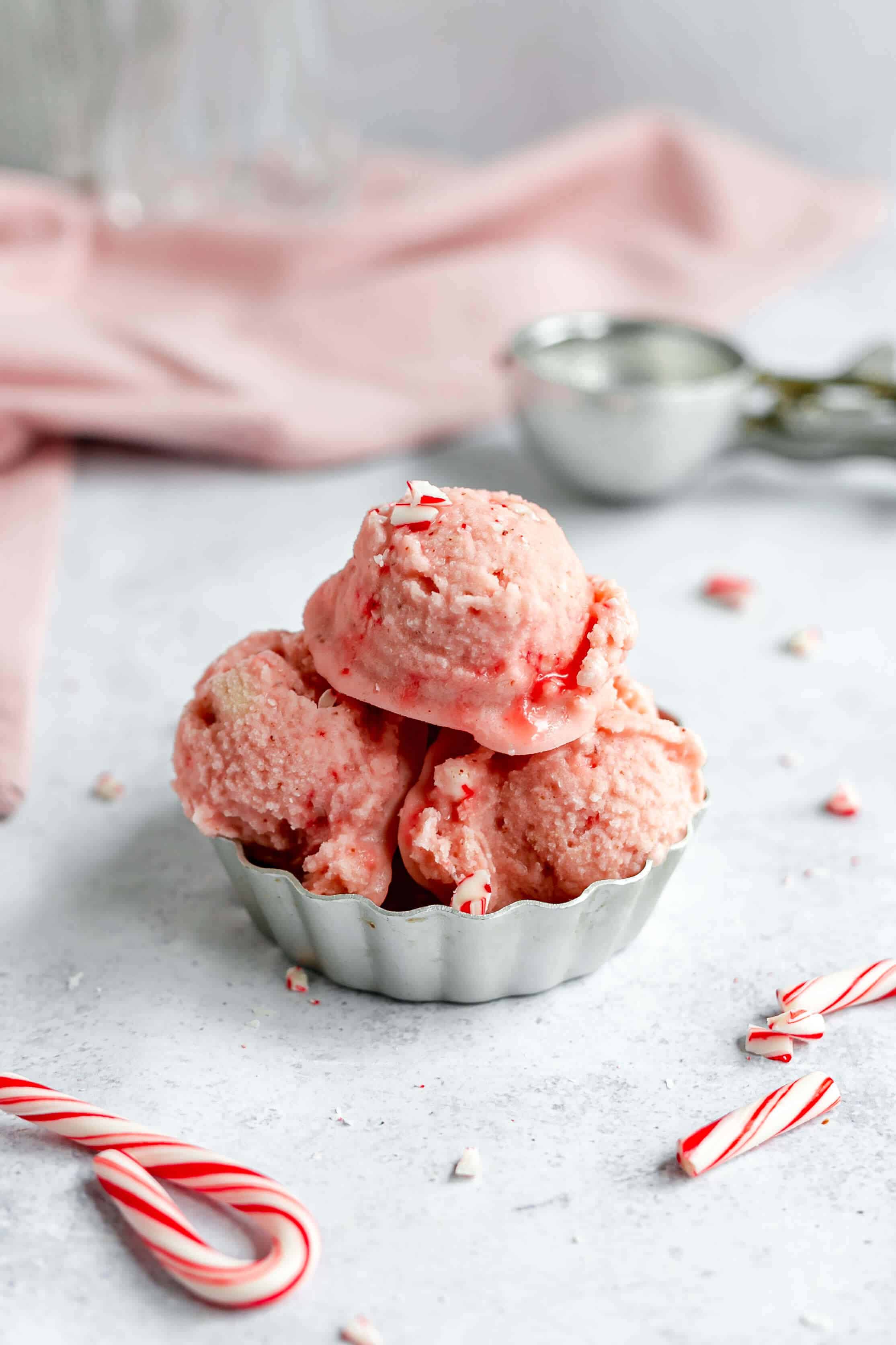Vegan No-Churn Peppermint Ice Cream