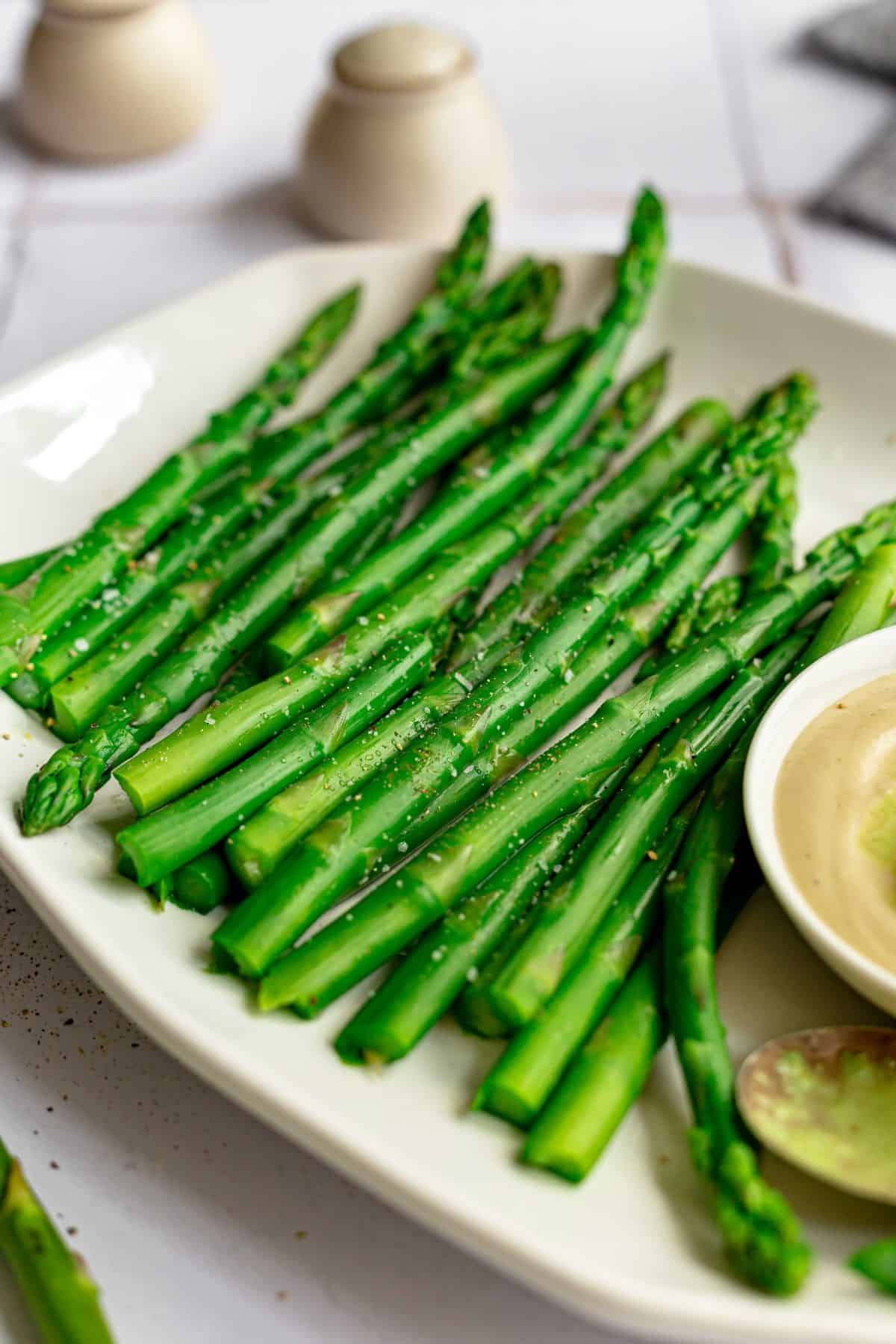 Asparagus with Vegan Wasabi Mayo