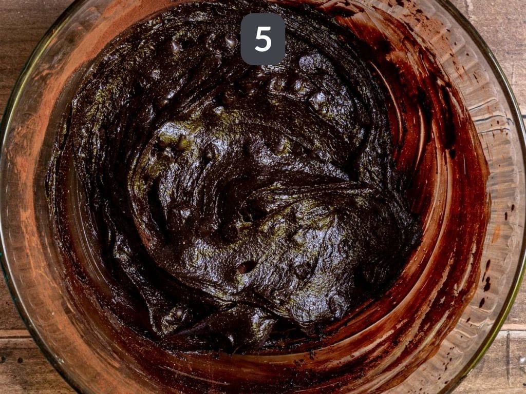 Vegan oil-free brownies step 5 - stir in the chocolate chips.