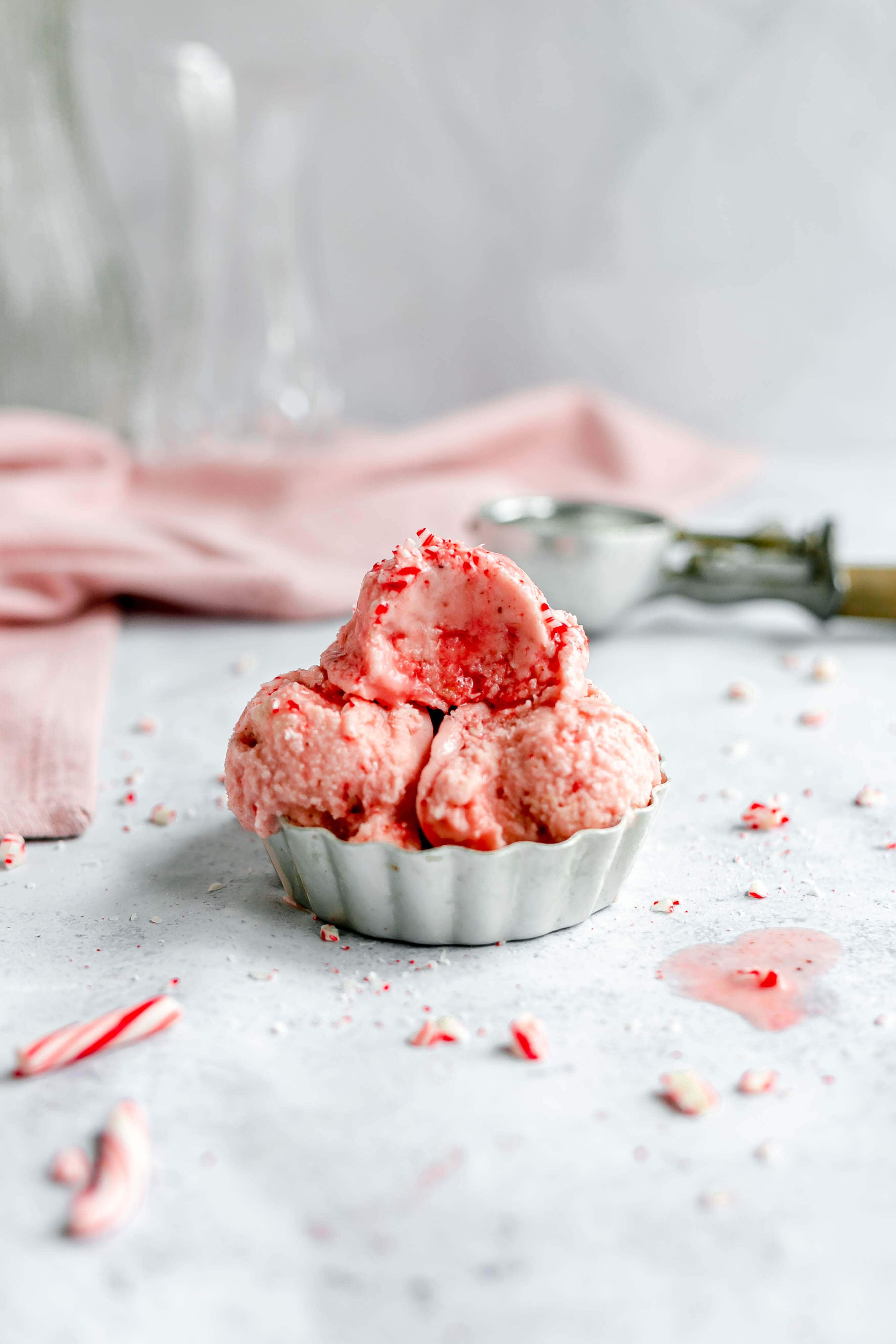 Vegan No-Churn Peppermint Ice Cream