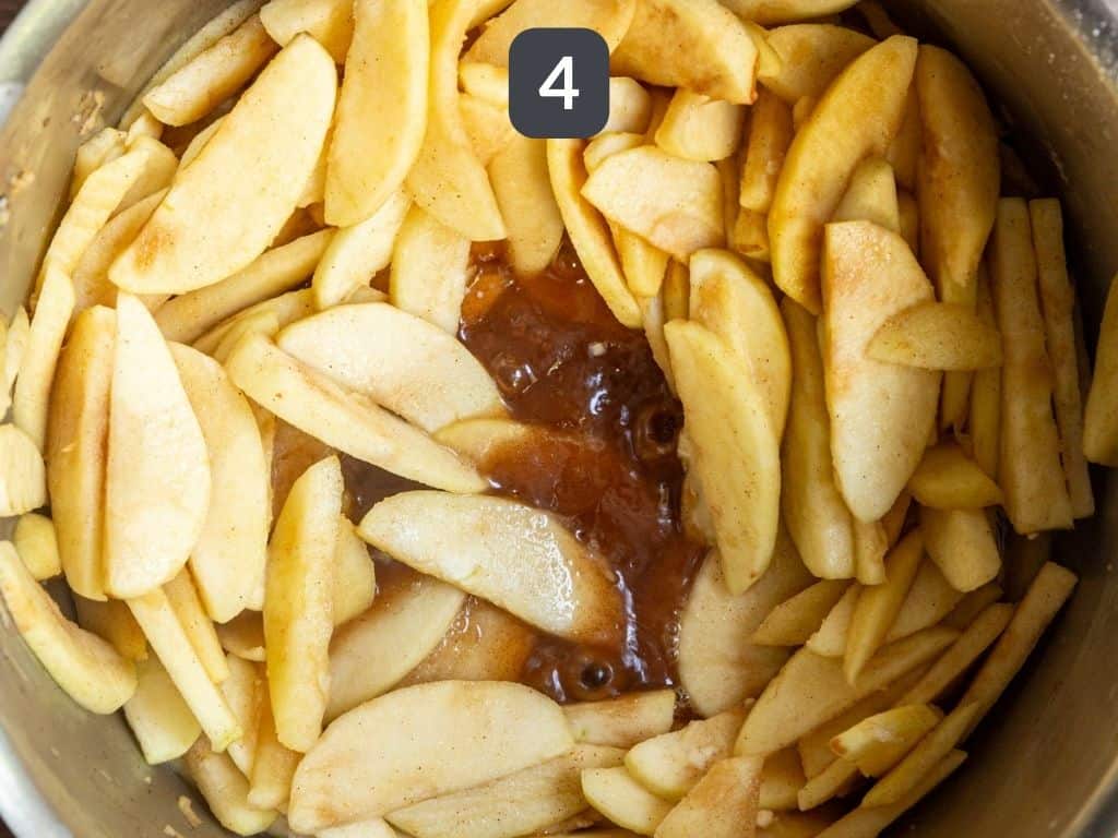 Gluten free vegan apple pie step 4 - add the water and cornstarch, then boil.