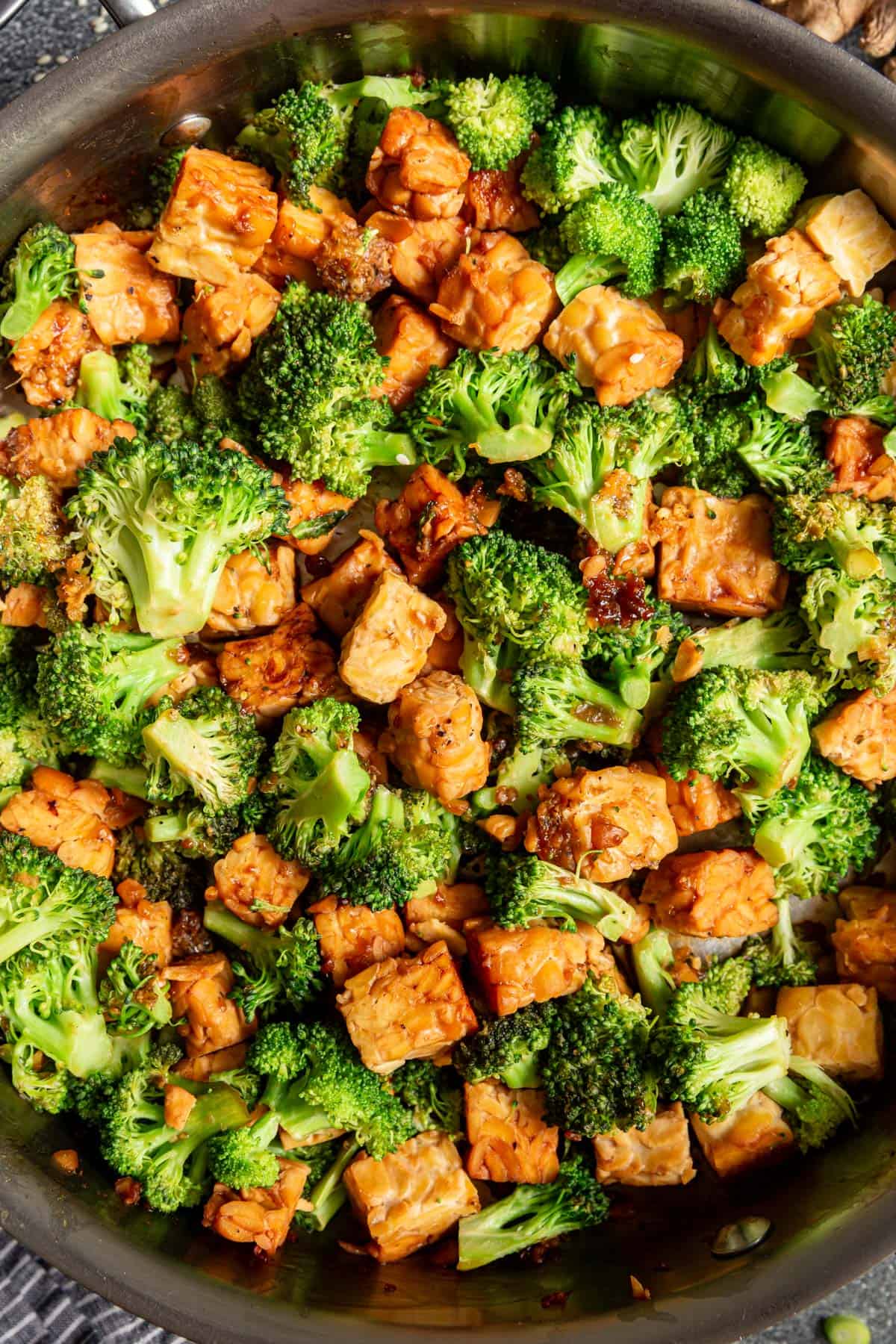 A pan of freshly cooked teriyaki tempeh.