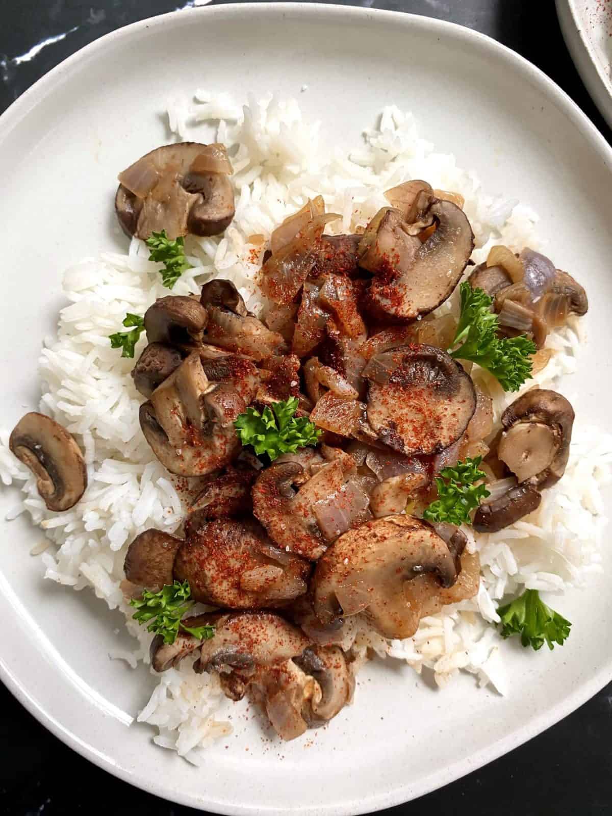 Hungarian Paprika Mushrooms