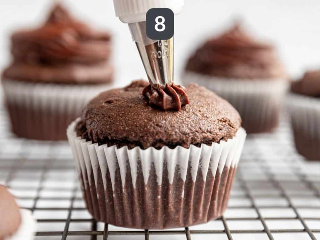 Oil-Free Vegan Chocolate Cupcakes Step 8 Frost