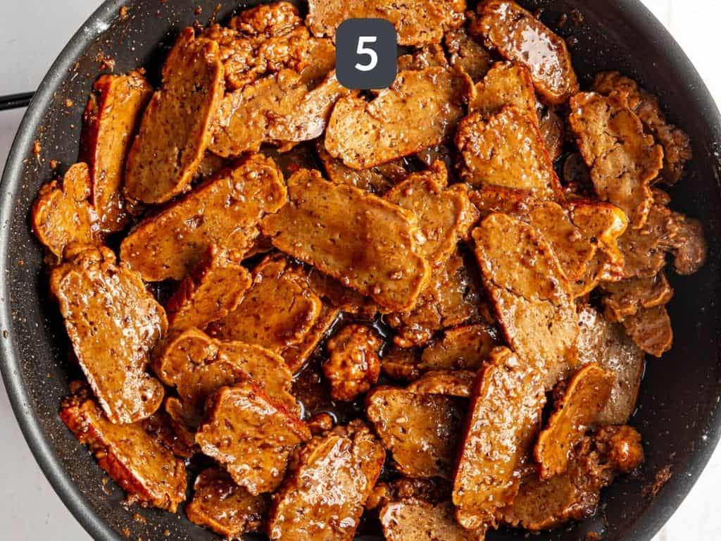 Vegan Mongolian Beef Step 5 - toss in the beef.
