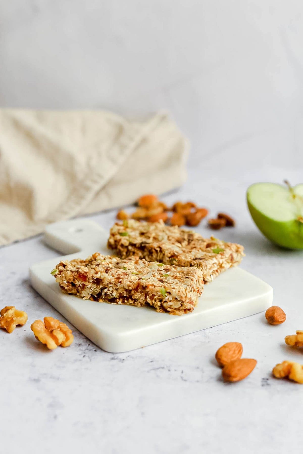Raw Apple Pie Granola Bars