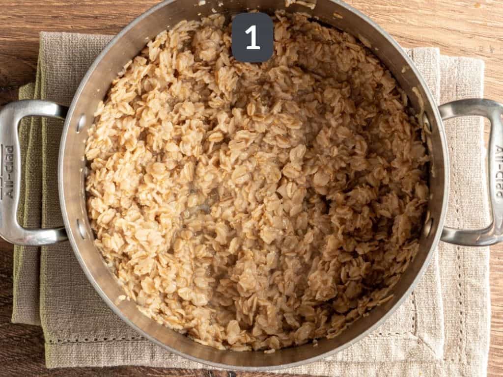 Sugar-Free Gingerbread Oatmeal Step 1