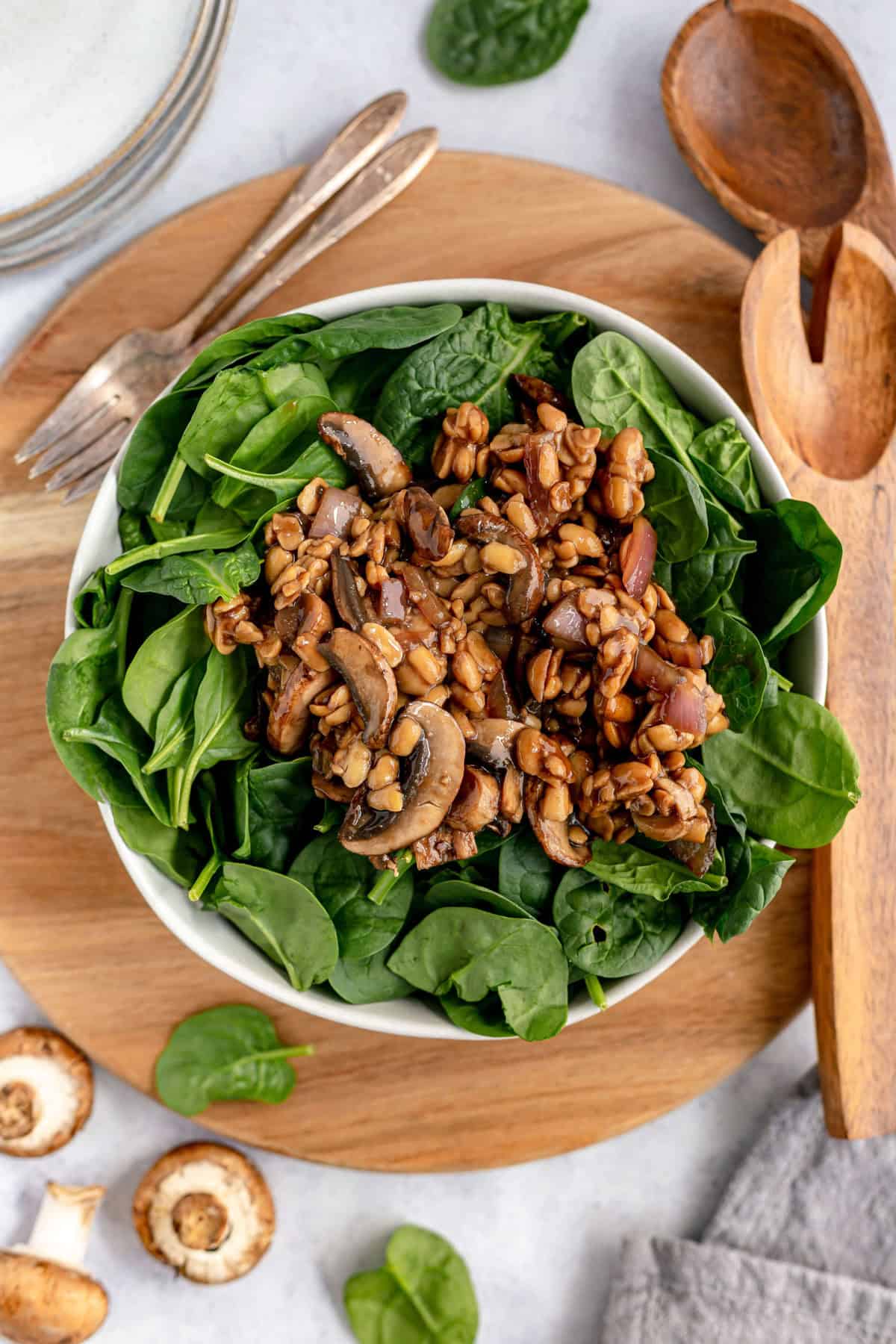 A bowl of mushroom teriyaki tempeh salad.