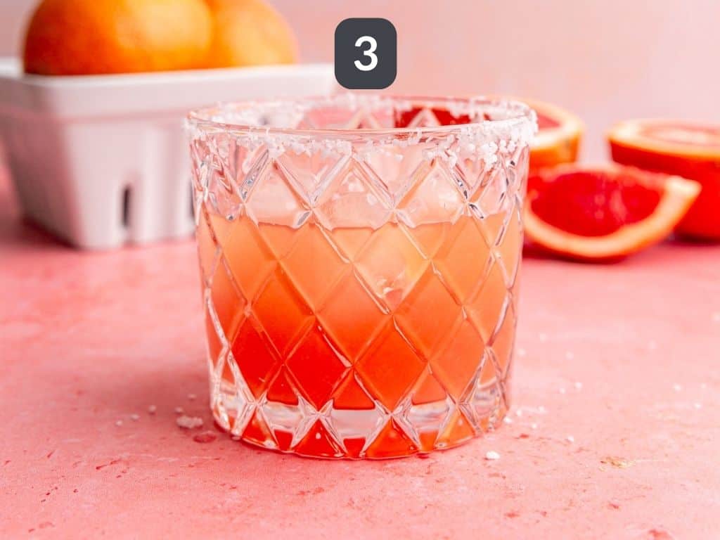 Grapefruit mocktail step 3 - add ice.