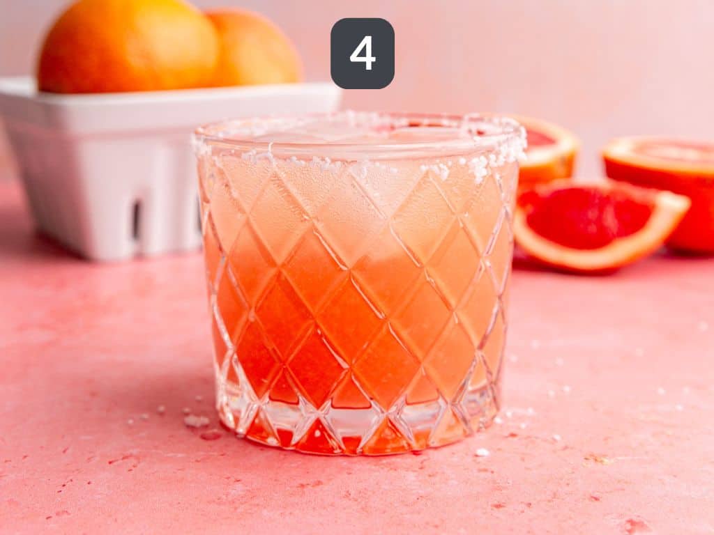 Grapefruit mocktail step 4 - top with seltzer.