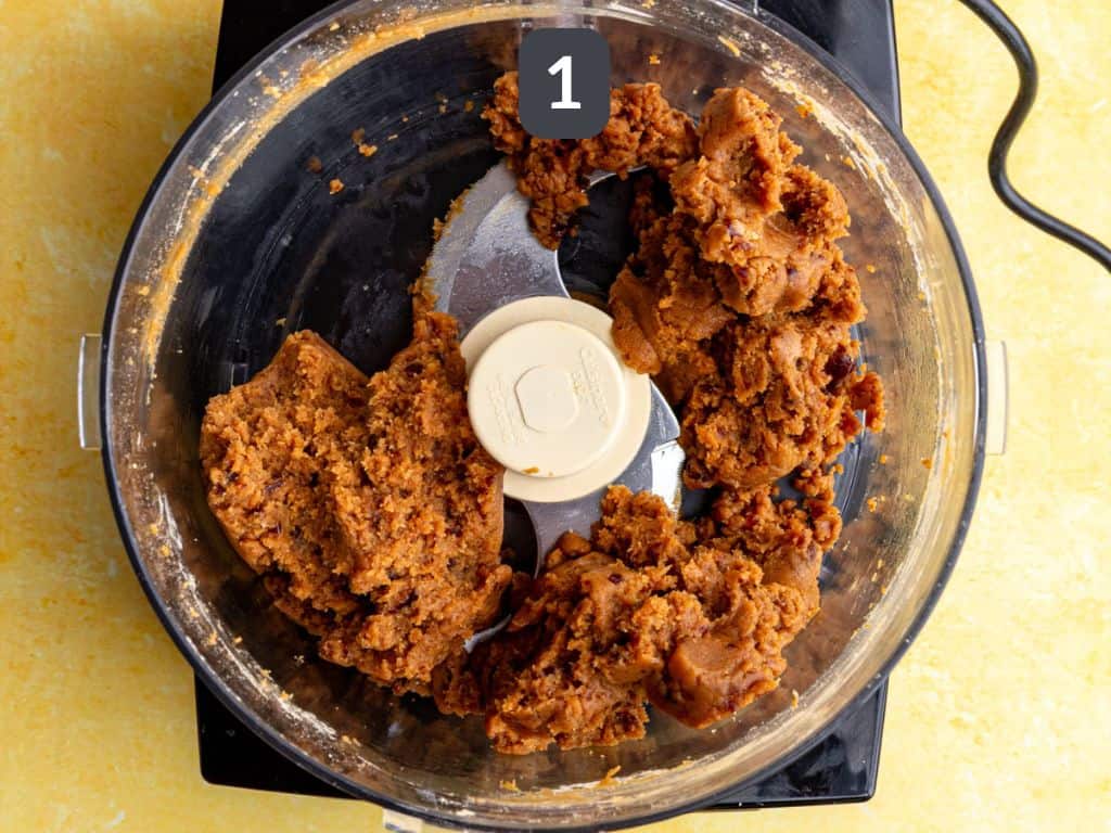 Banana granola bars step 1 - blend the dates and peanut butter.