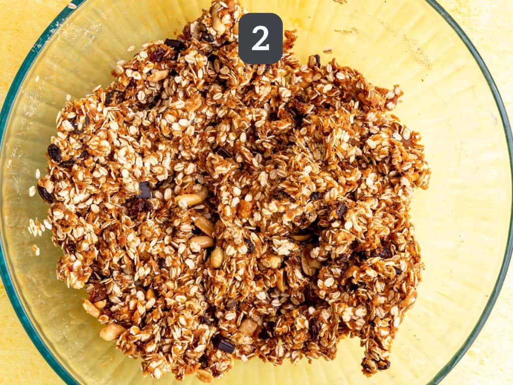 Banana granola bars step 2 - stir in the oats.