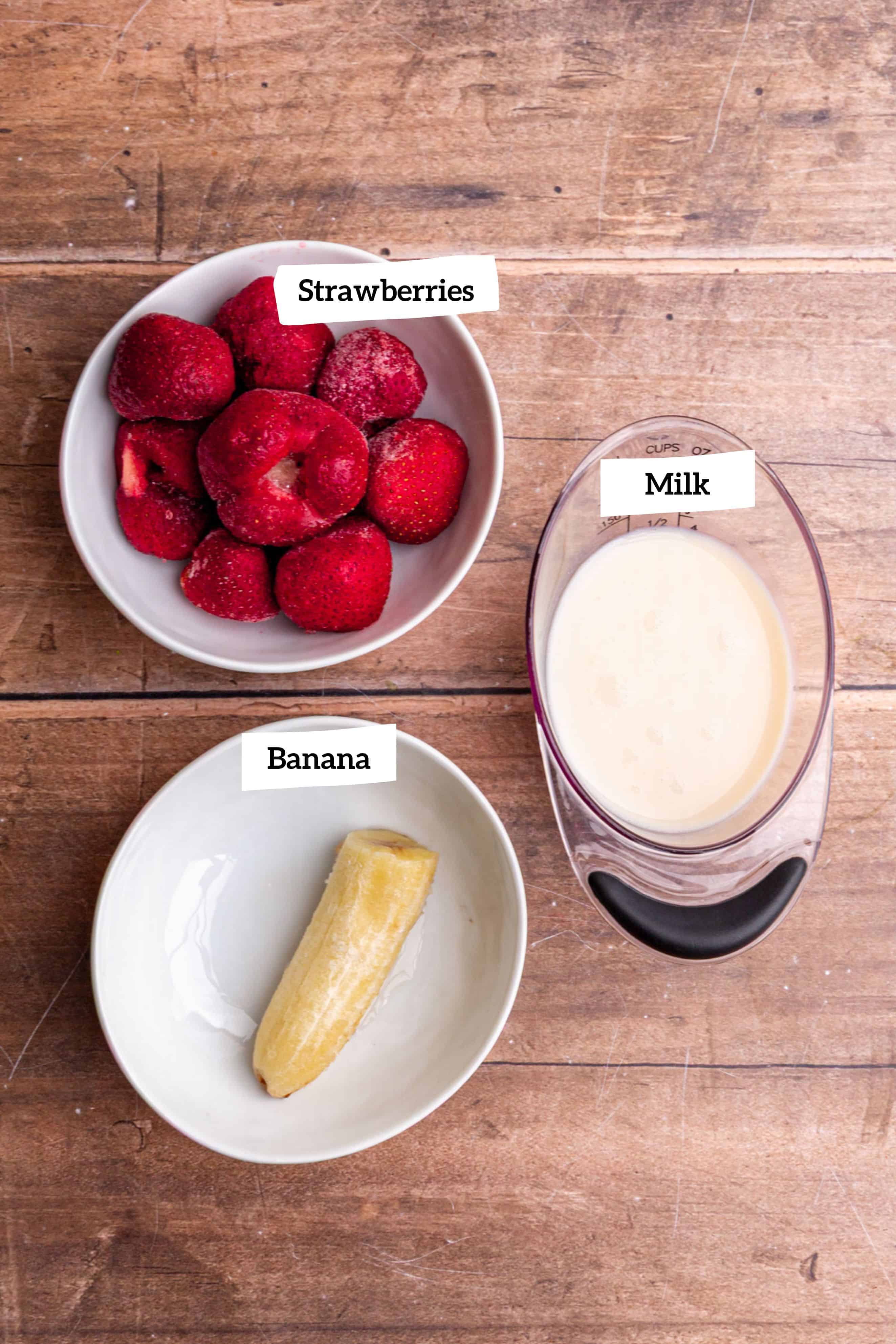 Strawberry Matcha Smoothie, strawberry layer ingredients.