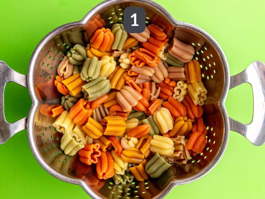 Vegan zucchini pasta step 1 - cook the pasta.