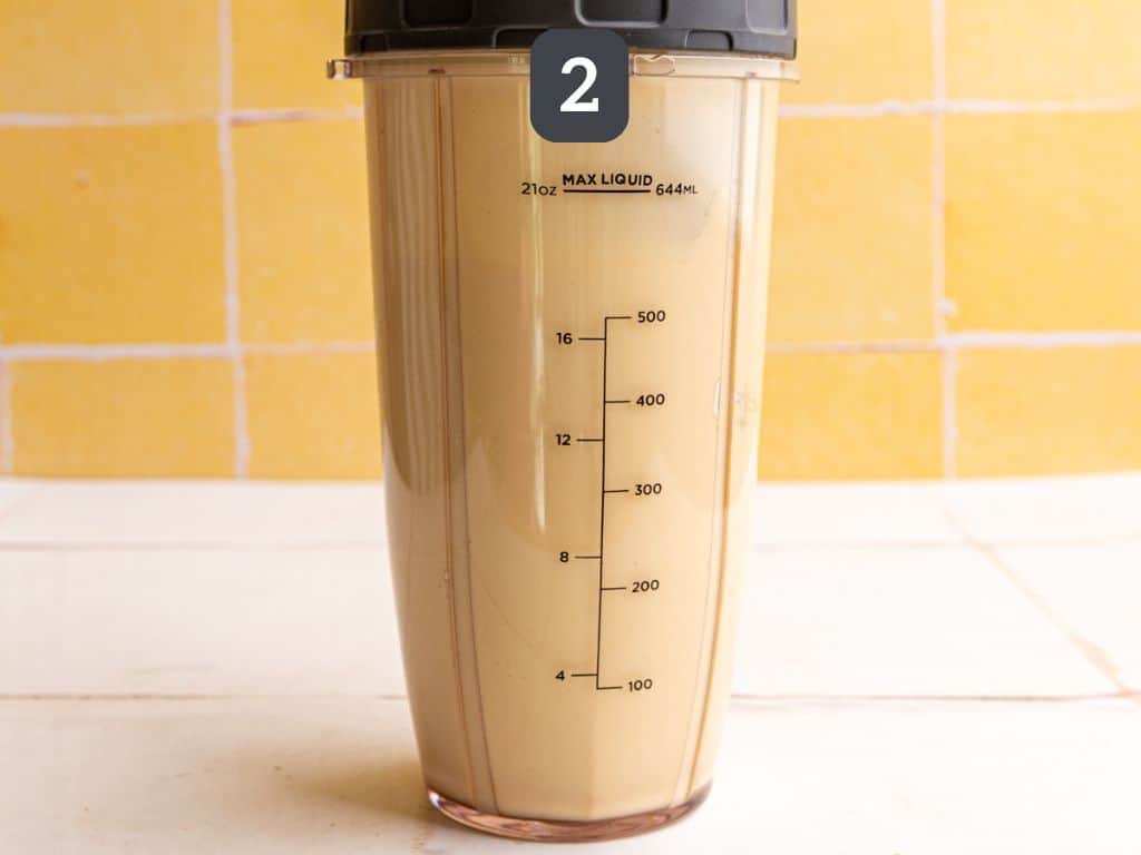 Vegan mango smoothie step 2 - blend.