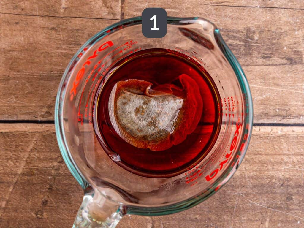 Whiskey sour mocktail step 1 - brew the tea.