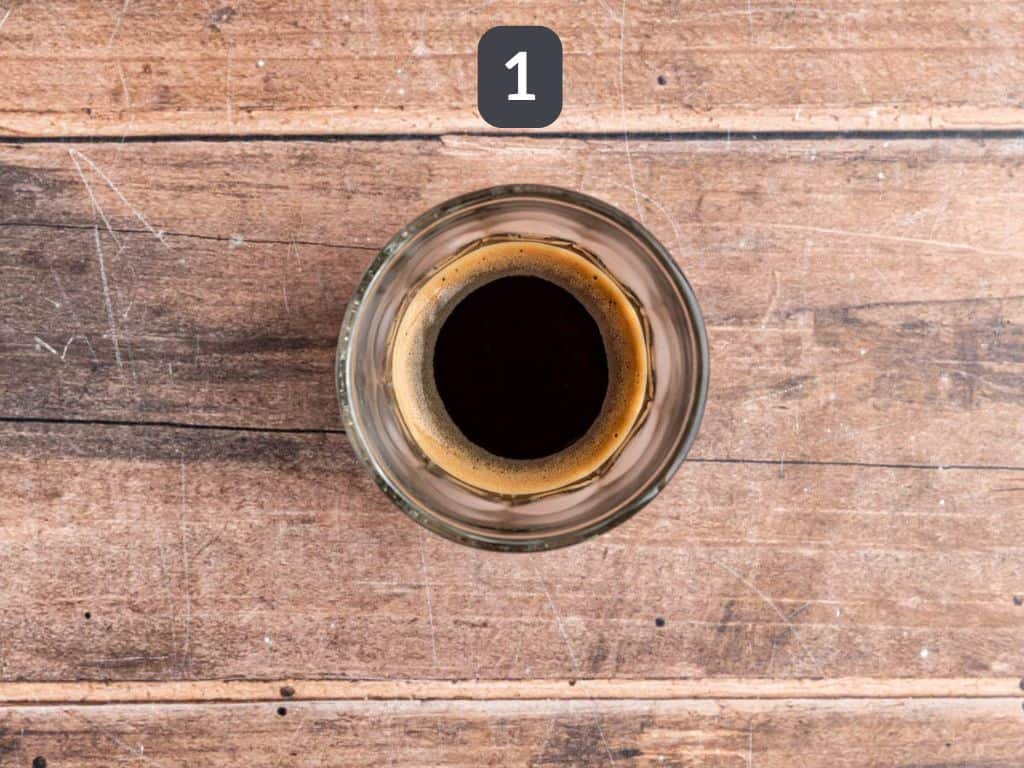 Apple Crisp Latte Step 1 - brew the espresso