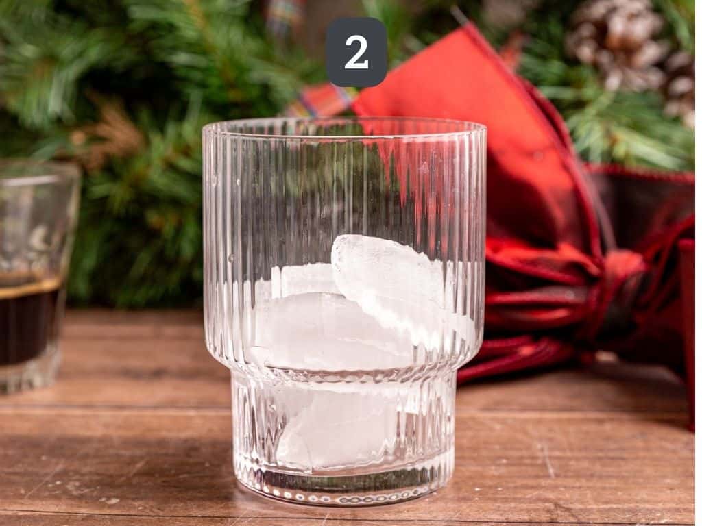 Vegan Gingerbread Latte Step 2 - add ice to the glass.