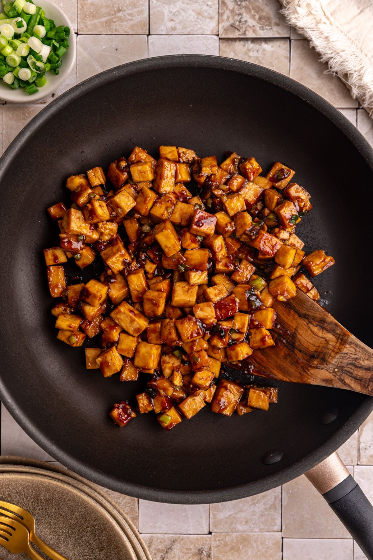 A pan of freshly cooked Mongolian tofu.