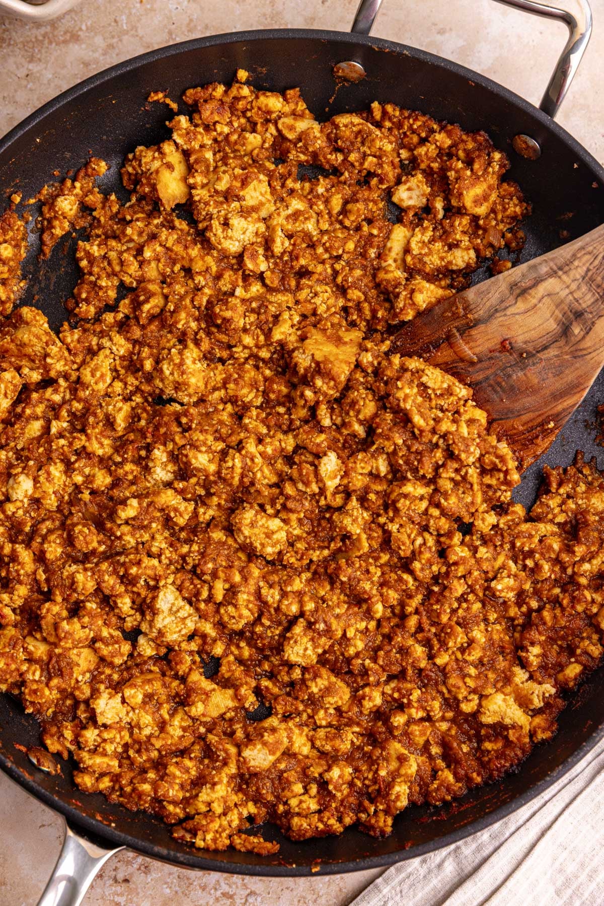 A pan of freshly cooked chipotle style sofritas.