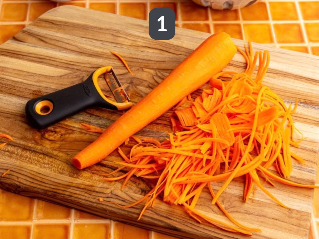 Bibibop style sesame carrots step 1 - julienne the carrots